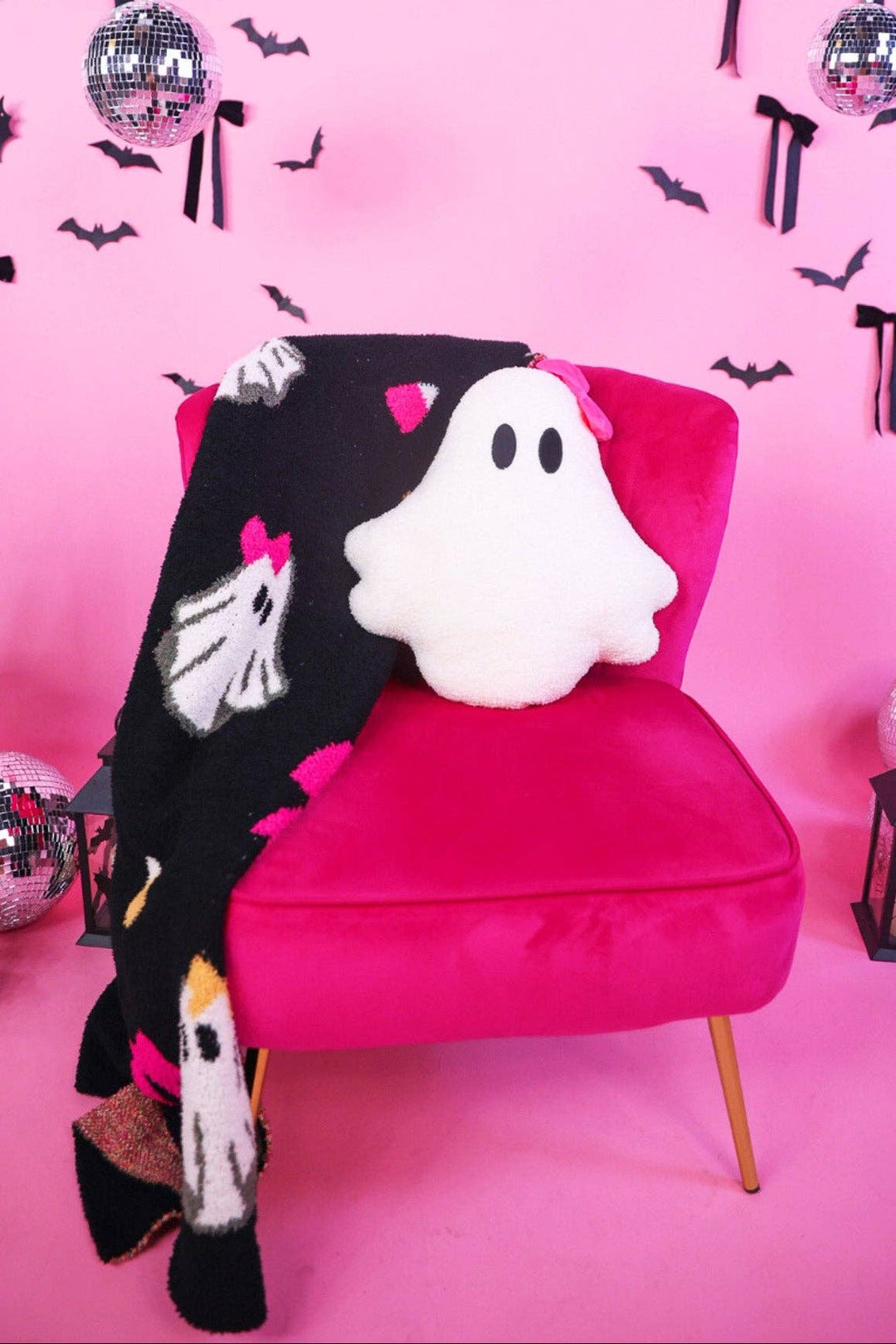 GiGi The Ghost Pillow