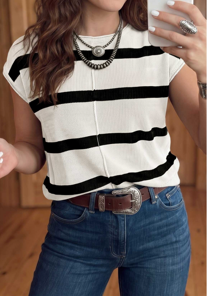 Black and White Stripped Short Sleeve Knitted Top