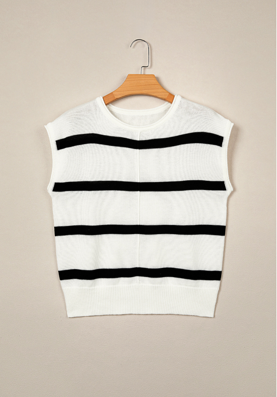 Black and White Stripped Short Sleeve Knitted Top