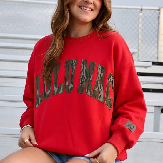 Lulu Mac Red Mossy Oak Bottomland Camo Crewneck